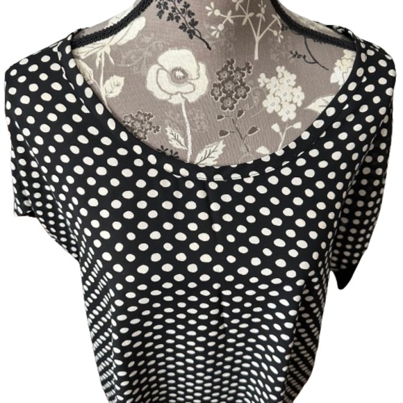 everleigh Women' Medium Black & White Polka Dot Pullover Short Sleeve Blouse Top - Picture 2 of 11